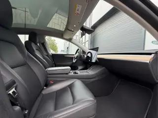 Foto 13 van Tesla Model Y Long Range AWD 75 kWh / WINTERPAKKET / FSD