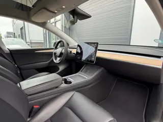 Foto 17 van Tesla Model Y Long Range AWD 75 kWh / WINTERPAKKET / FSD