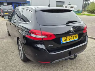 Foto 15 van Peugeot 308 SW 1.2 e-THP Première Trekhaak 17'' L.M.V Nw APK
