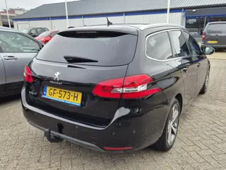 Foto 16 van Peugeot 308 SW 1.2 e-THP Première Trekhaak 17'' L.M.V Nw APK