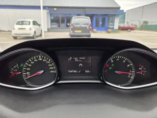 Foto 19 van Peugeot 308 SW 1.2 e-THP Première Trekhaak 17'' L.M.V Nw APK