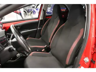 Foto 17 van Toyota Aygo 1.0 VVT-i x-cite Navigatie, Bi-Tone lak,