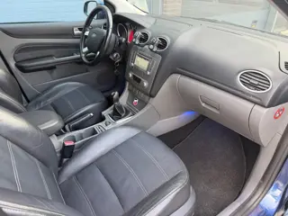 Foto 15 van Ford Focus 1.6 Titanium LEER NAVI CLIMA TREKHAAK APK