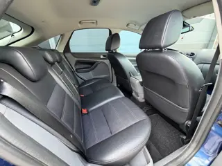 Foto 13 van Ford Focus 1.6 Titanium LEER NAVI CLIMA TREKHAAK APK