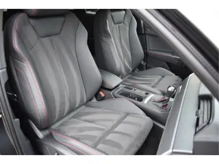 Foto 20 van Audi Q3 45 TFSI e S-Line 245 Pk SOH 94% Rood Stiksel Leder Matrix Navi Keyless Sonos Camera ACC 20 I