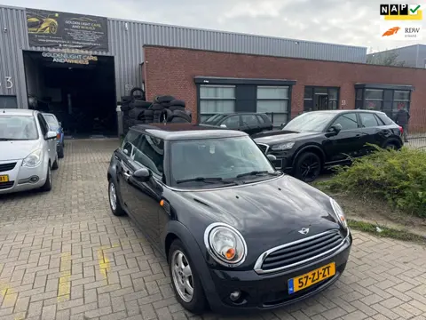 Mini 3-Deurs 1.4 One R56 Nieuwe APK Nieuwe Ketting Airco 2de EIGENAAR