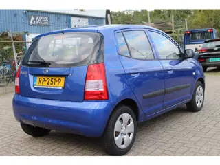 Foto 16 van Kia Picanto 1.1 LX