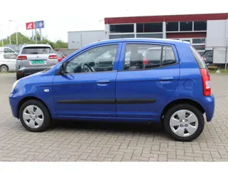 Foto 19 van Kia Picanto 1.1 LX