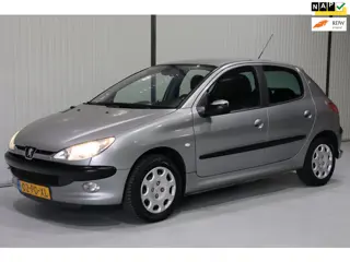 Peugeot 206 1.4-16V Gentry CLIMA - NAP - NWE APK - TREKHAAK !!