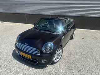 Foto 13 van Mini Cabrio 1.6 cooper cabrio highgate/navi/climaat-control/LM-velgen/alarm/sound-system/windscherm/