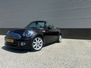 Foto 15 van Mini Cabrio 1.6 cooper cabrio highgate/navi/climaat-control/LM-velgen/alarm/sound-system/windscherm/