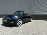Foto 25 van Mini Cabrio 1.6 cooper cabrio highgate/navi/climaat-control/LM-velgen/alarm/sound-system/windscherm/