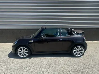 Foto 17 van Mini Cabrio 1.6 cooper cabrio highgate/navi/climaat-control/LM-velgen/alarm/sound-system/windscherm/