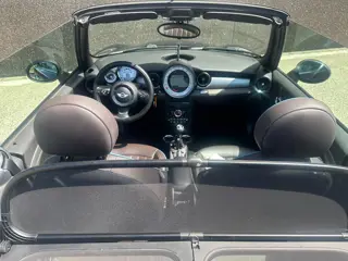 Foto 19 van Mini Cabrio 1.6 cooper cabrio highgate/navi/climaat-control/LM-velgen/alarm/sound-system/windscherm/