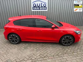 Ford Focus 1.0 EcoBoost Hybrid ST Line X Business