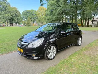 Opel Corsa 1.4-16V Cosmo Sportieve uitvoering Nieuwe apk