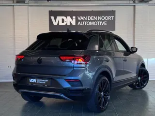 Foto 19 van VOLKSWAGEN T-ROC 1.5 TSI Sport Business R Black Style BEATS Camera Trekhaak 19''