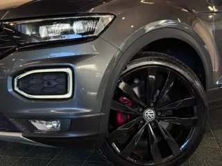 Foto 17 van VOLKSWAGEN T-ROC 1.5 TSI Sport Business R Black Style BEATS Camera Trekhaak 19''