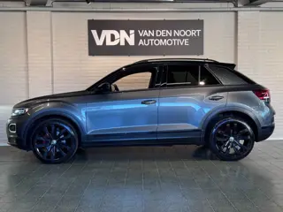 Foto 16 van VOLKSWAGEN T-ROC 1.5 TSI Sport Business R Black Style BEATS Camera Trekhaak 19''