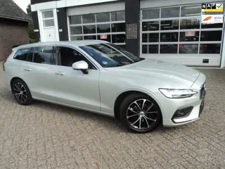 Volvo V60 2.0 D4 Momentum Stoelverwarming V+Achter en Stuurverwarming