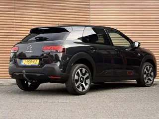 Foto 14 van Citroën C4 Cactus 1.2 PureTech C-series Trekhaak / Camera / Clima / Carplay