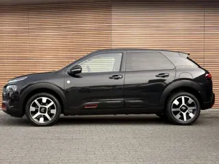 Foto 16 van Citroën C4 Cactus 1.2 PureTech C-series Trekhaak / Camera / Clima / Carplay