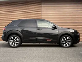 Foto 17 van Citroën C4 Cactus 1.2 PureTech C-series Trekhaak / Camera / Clima / Carplay