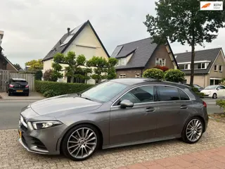 Mercedes-Benz A-klasse 200 Premium AMG Pakket Panoramadak !