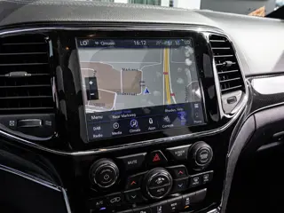 Foto 18 van Jeep Grand Cherokee 6.4 V8 SRT8 | LPG | Grijs-kenteken | Leder | Navi | Camera