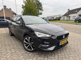 Foto 20 van Seat Leon Sportstourer 1.5 eTSI FR Business Panodak,Camera,trkhaak