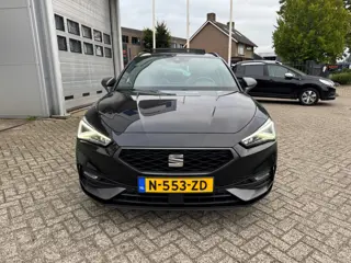 Foto 15 van Seat Leon Sportstourer 1.5 eTSI FR Business Panodak,Camera,trkhaak