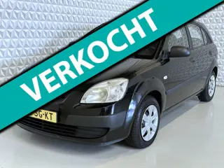 Kia Rio 1.4 L Elektrische ramen + Radio/cd speler + Stuurbekrachtiging