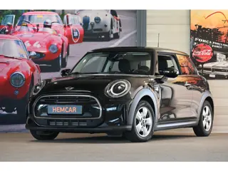 MINI 3-deurs 1.5 Cooper Essential Facelift model / Automaat