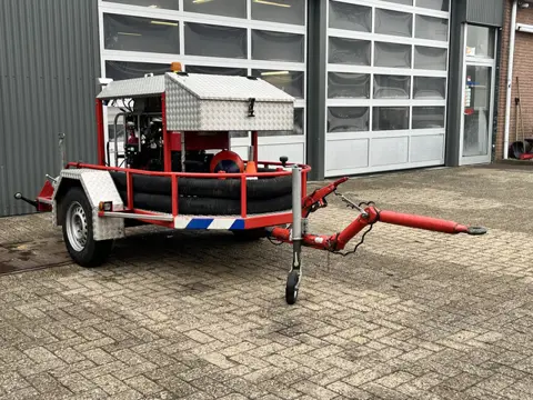 Brandweeraanhanger Waterpomp Bluswater Aansluitslangen Zuigen Motorspuitaanhanger MSA