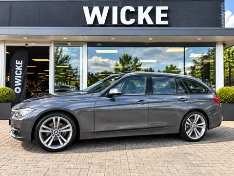 BMW 3-serie Touring 320i High Executive Aut HUD Leder Led PDC