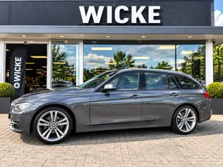 BMW 3-serie Touring 320i High Executive Aut HUD Leder Led PDC