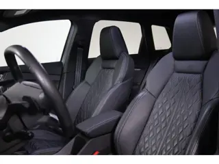Foto 18 van Audi Q4 e-tron 50 quattro Launch edition S Competition 77 kWh Sonos, Panoramadak, Head-Up, RS-Stoele