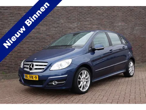 Mercedes-Benz B-klasse 180 BlueEFFICIENCY, keurige auto met ijskoude airco en schuifdak