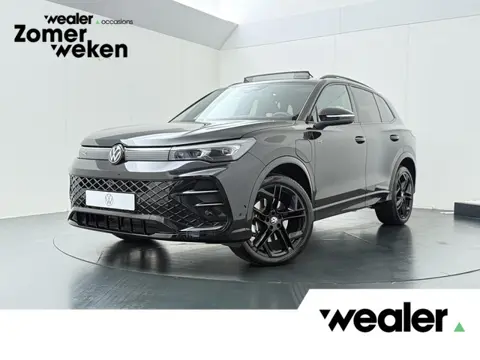 Volkswagen Tiguan 1.5 eHybrid R-Line Edition | 272 PK | SoH 100% | Trekhaak wegklapbaar | Adaptive C