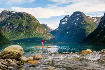 Autorondreis het land van trollen en fjorden