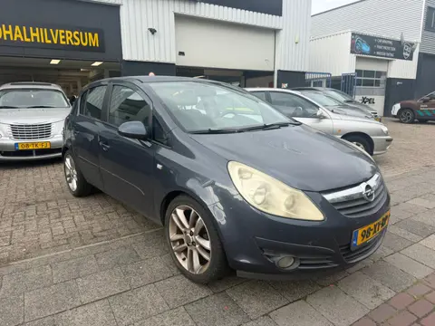 Opel Corsa 1.4-16V Cosmo 5 DEURS
