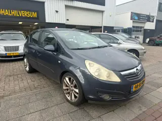 Opel Corsa 1.4-16V Cosmo 5 DEURS