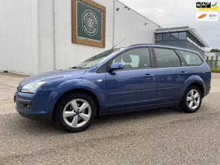 Ford Focus Wagon 1.6-16V Ghia