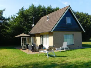 Vrijstaand vakantiehuis op loopafstand van duinen en strand