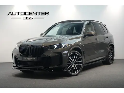 BMW X5 xDrive50e M-Sport B&W | SkyLounge | Pano | Soft Close | Trekhaak | BTW