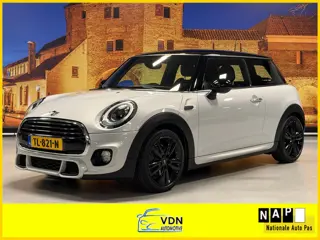 Mini Cooper 1.5 Chili Serious Business JCW Automaat Navi LED PDC