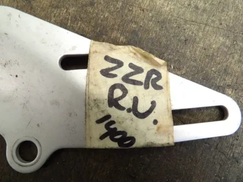 RECHTER SCHETSPLAAT Kawasaki ZZR 1400 2005 - 2011 / 2012 -