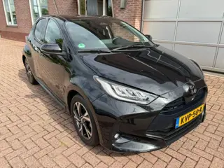 Toyota Yaris 1.5 Hybrid 115 First Edition (bj 2024)