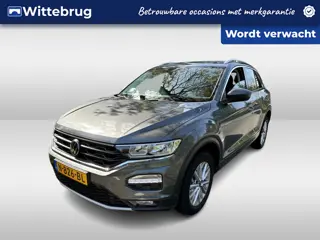 Volkswagen T-Roc 1.0 TSI Style / TREKHAAK/ ADAPTIVE CRUISE/ PARKEER SENSOREN V+A/ NAVI/ CLIMA/ 16'' 