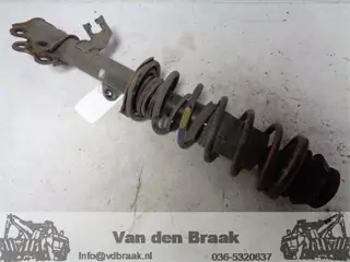 Nissan Micra 1.2 12V 2010-2017 Veerpoot links voor